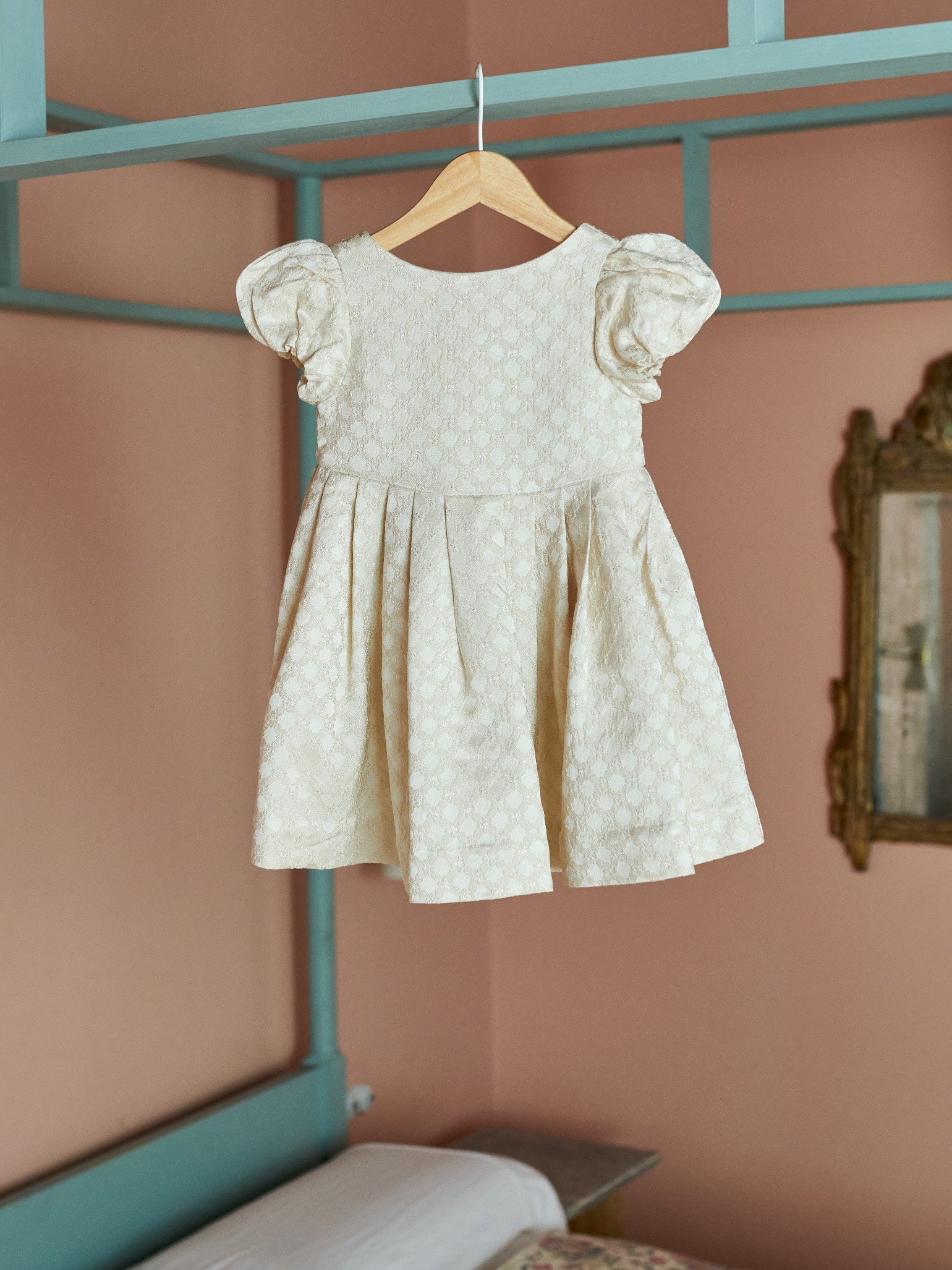 Luxury Metallic-Woven Dress with Puff Sleeves & Fit-and-Flare Silhouette Girls